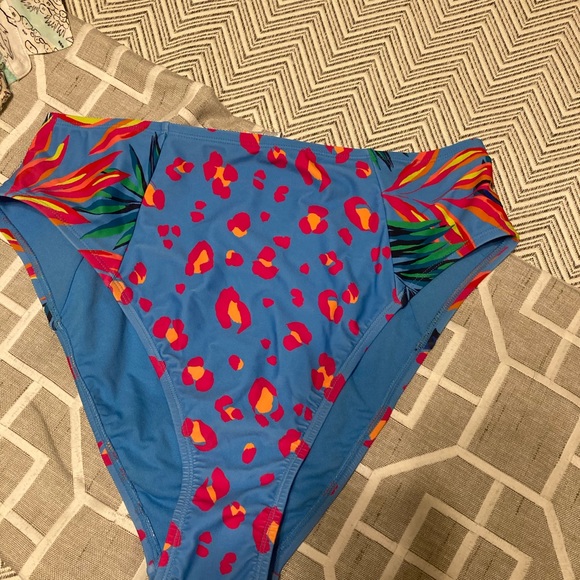 Tabatha Brown bikini bottoms new with tags - Picture 4 of 4